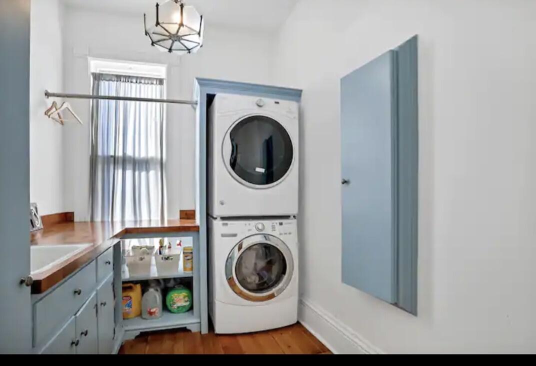 1520 College Avenue Racine, WI 53403 - Photo 23 of 36 Laundry area