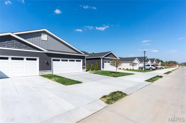 $2,145 | 104 Spartan Circle, O'Fallon, IL 62269