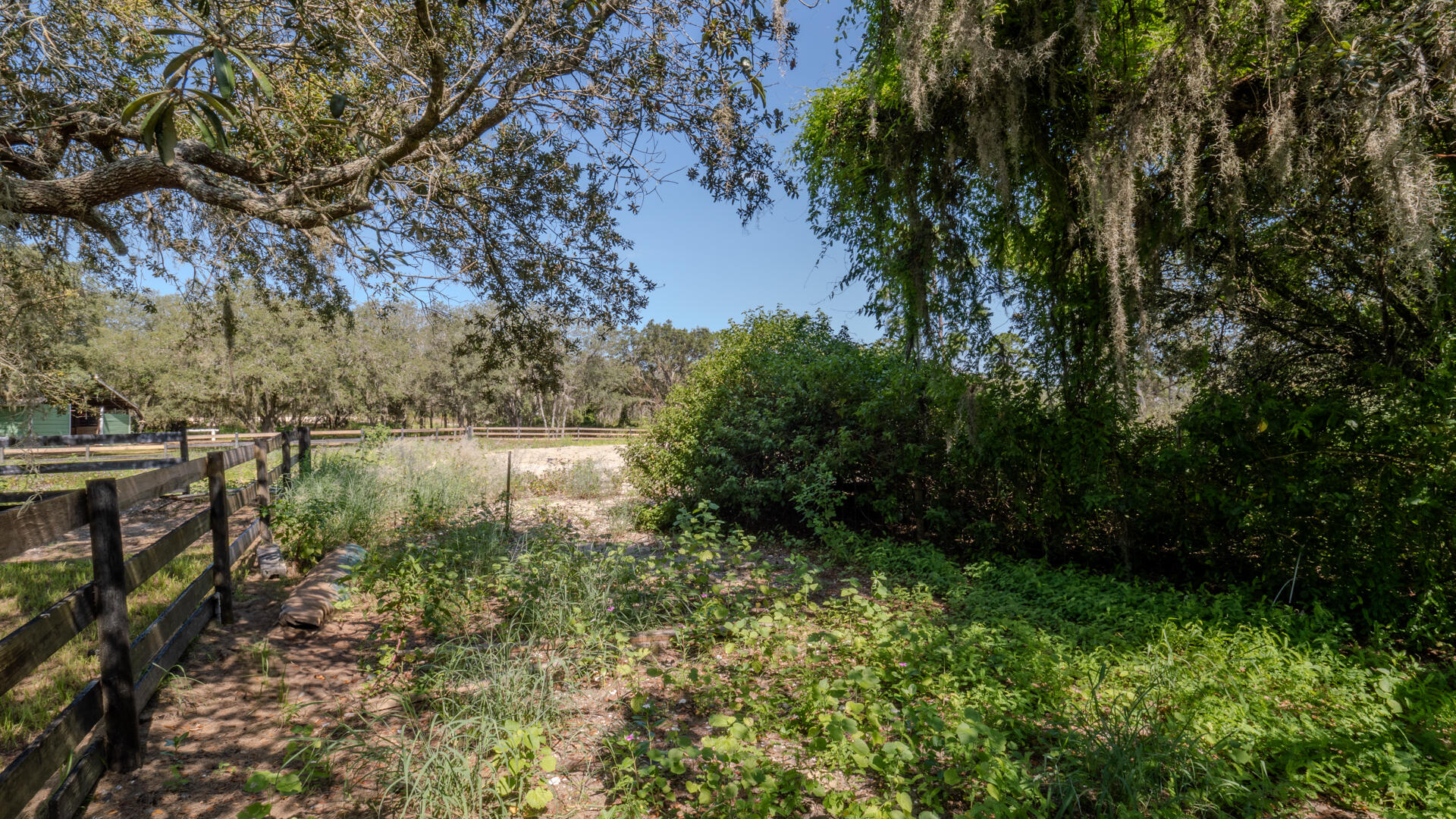 2011 Hartt Road Sebring, FL 33870 - Photo 28 of 29 P1119450