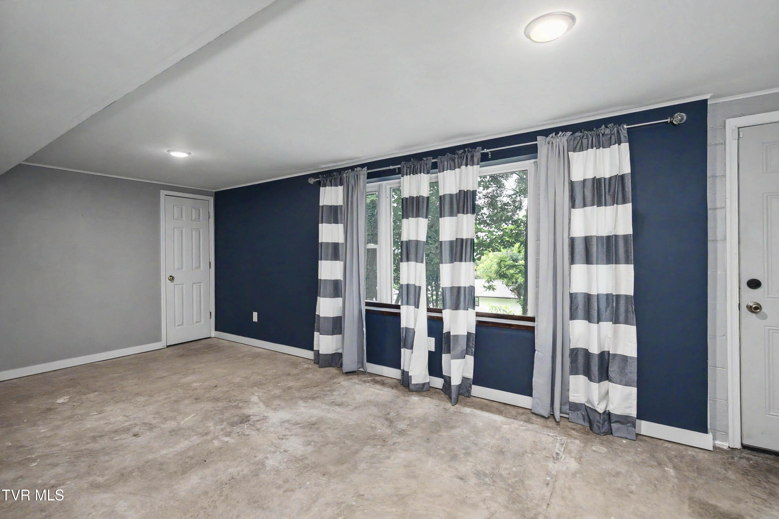553 Bays View Road Kingsport, TN 37660 - Photo 28 of 34 553 Bays View Rd-28