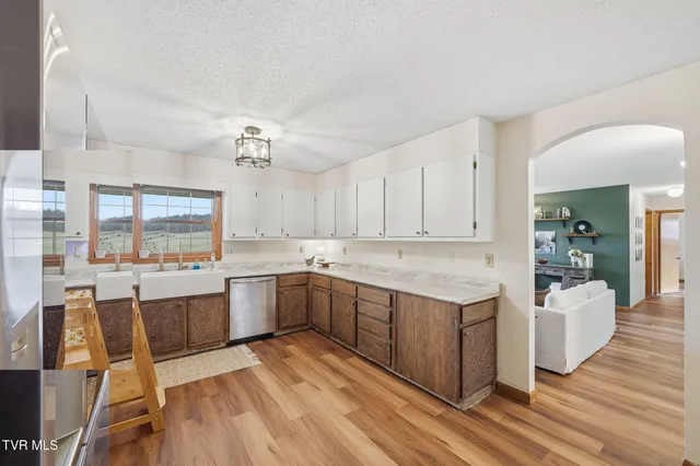 $479,900 | 2254 Boones Creek Road, Johnson City, TN 37615