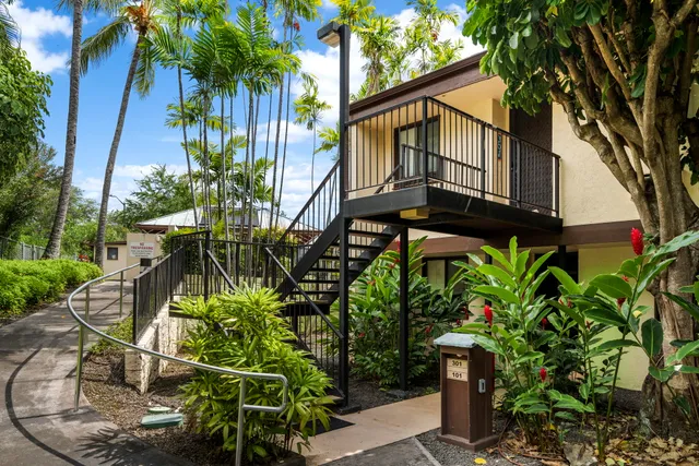 $954,000 | 78-6920 Alii Drive, Unit 301, Kailua-Kona, HI 96740