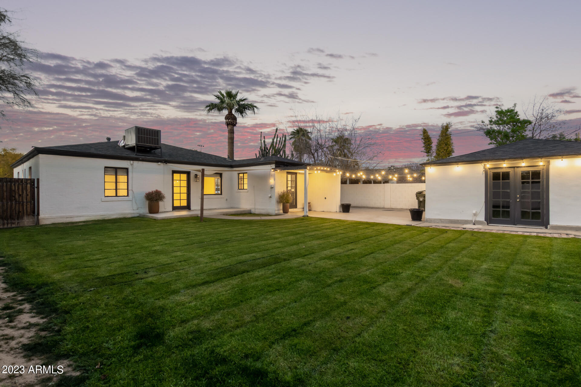 345 East Alvarado Road Phoenix, AZ 85004 - Photo 16 of 39 Huge lush yard & detached structure