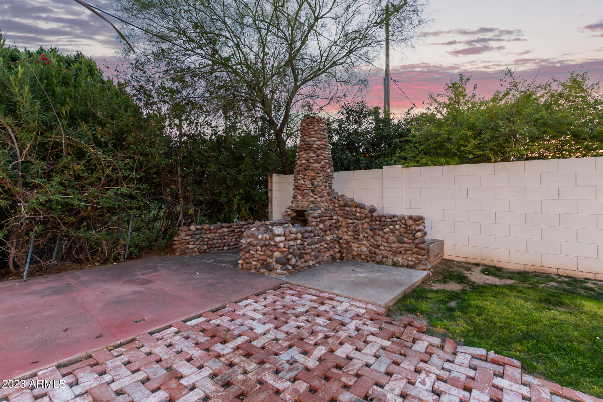 345 East Alvarado Road Phoenix, AZ 85004 - Photo 19 of 39 Stone oven in the SW yard