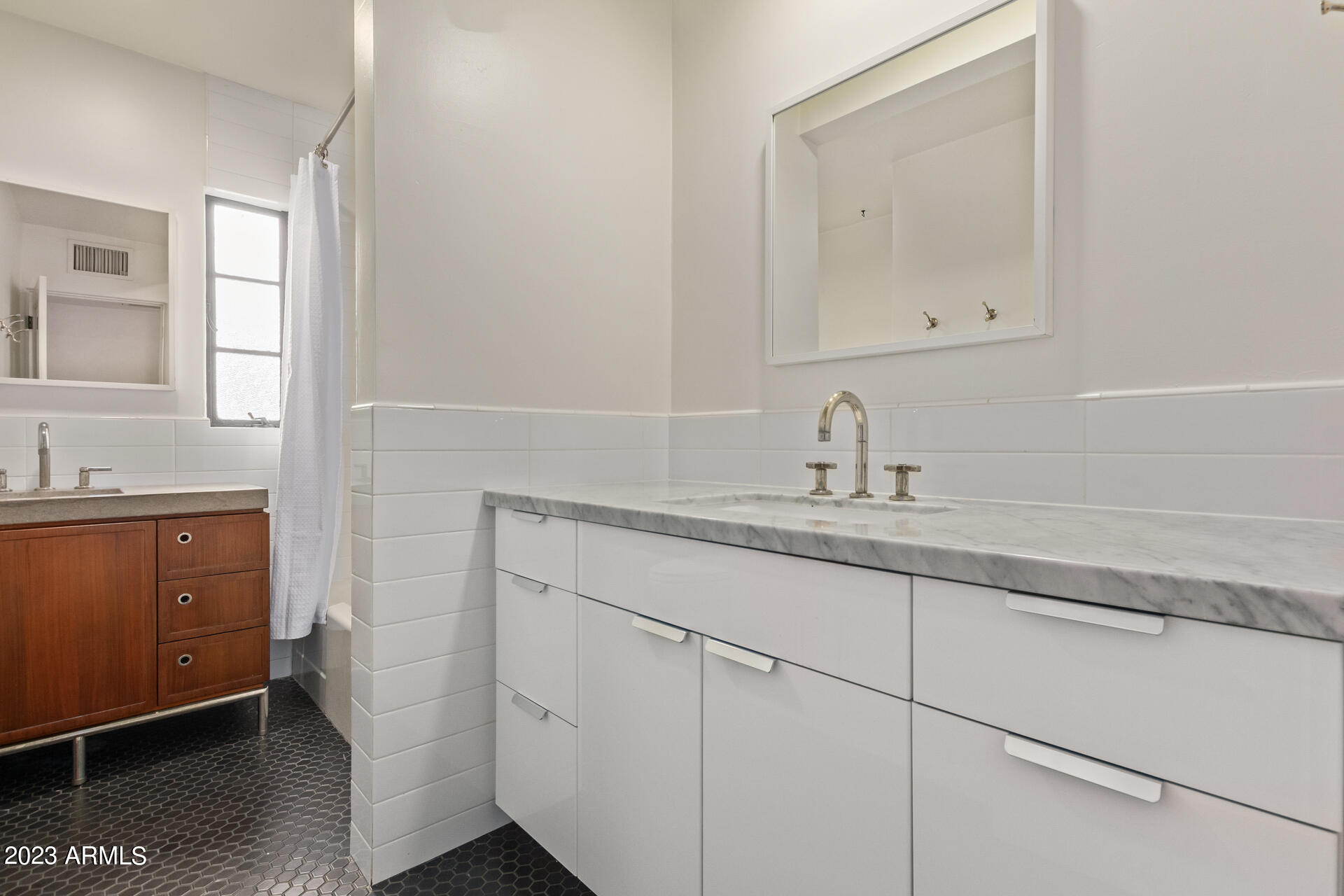 345 East Alvarado Road Phoenix, AZ 85004 - Photo 10 of 39 Dual vanities in bath