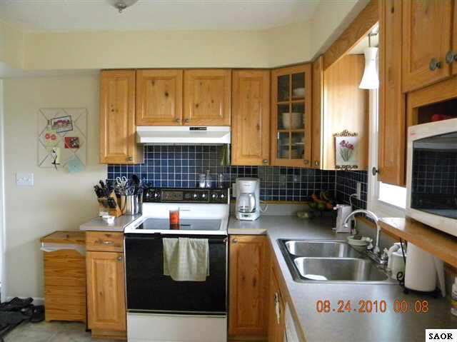9300 South Bancroft Road Bancroft, MI 48414 - Photo 2 of 9 44547-1.JPG