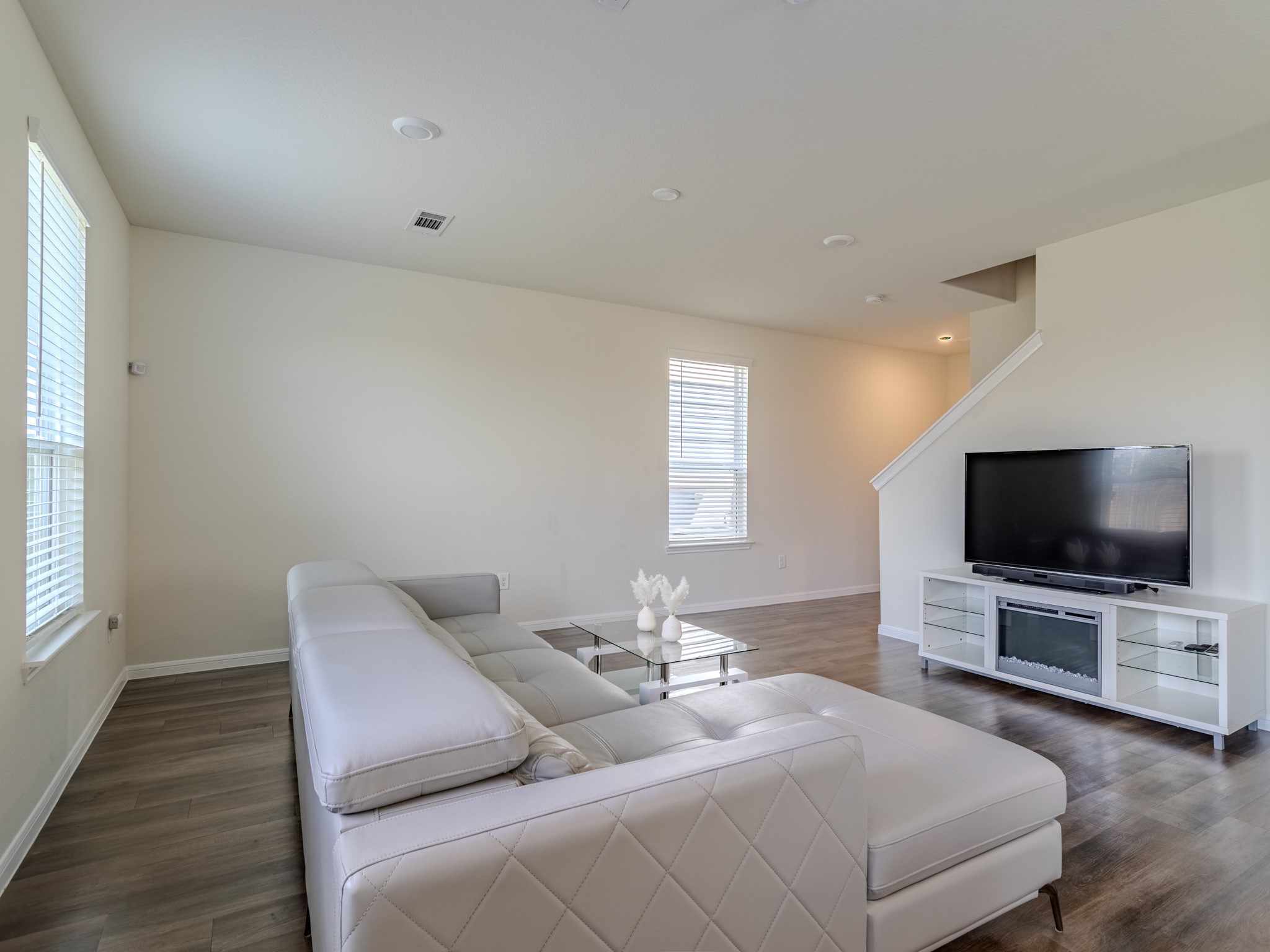 4406 Rushing Ridge Court Houston, TX 77069 - Photo 10 of 37 Gallery Image 10