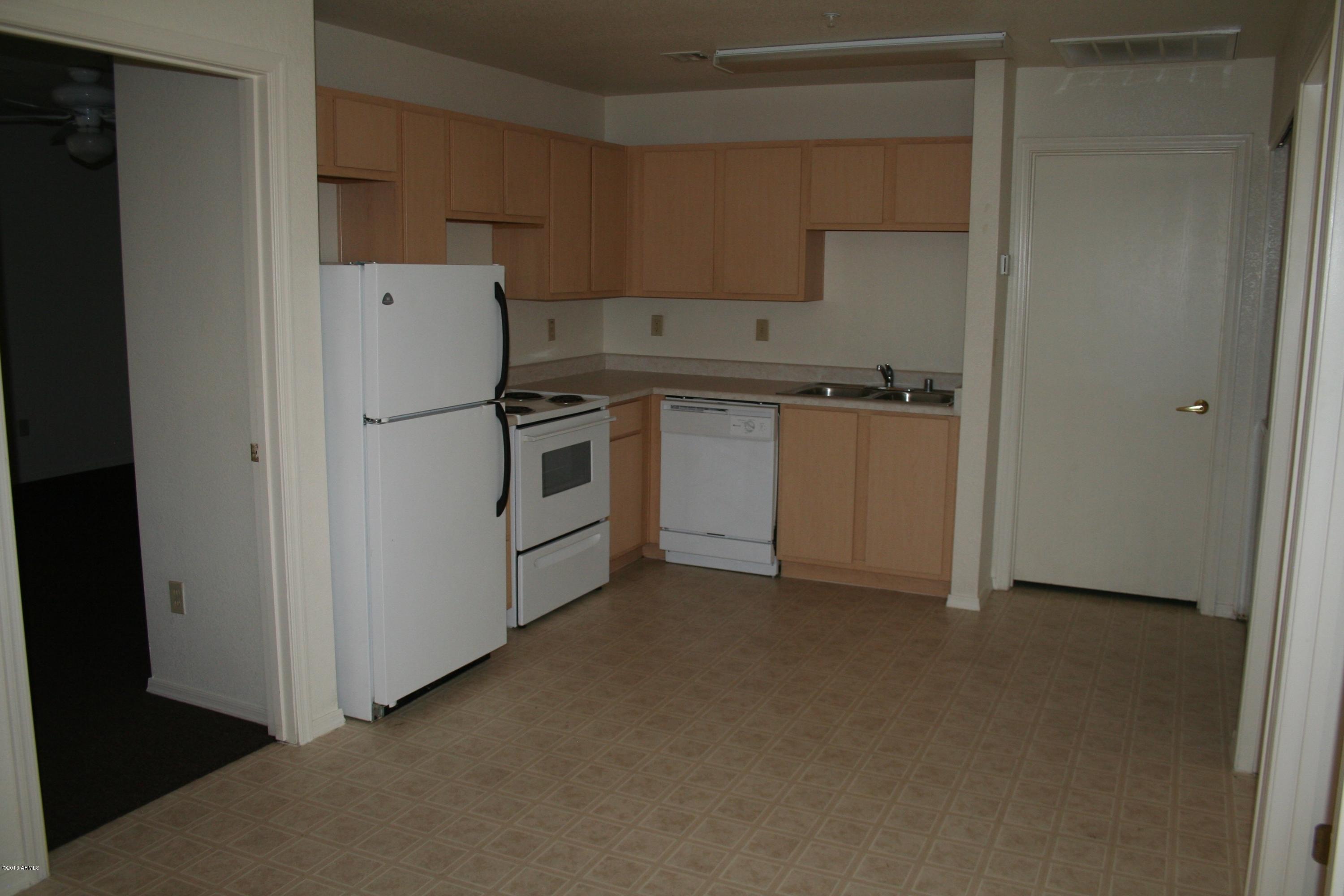 16033 North 25th Street, Unit 214 Phoenix, AZ 85032 - Photo 3 of 6 IMG_5389