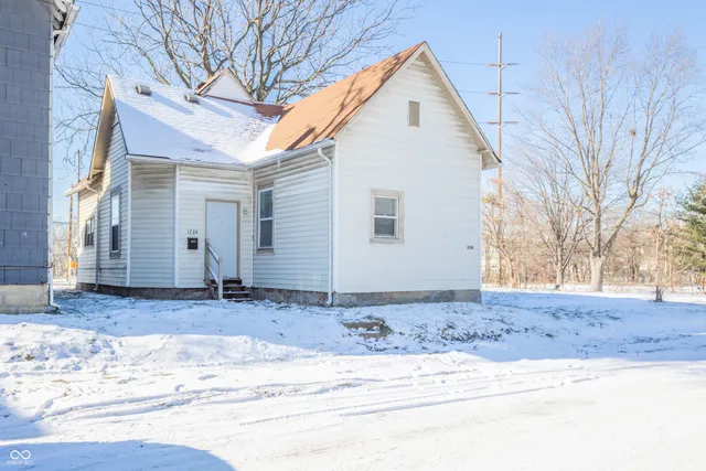 $1,099 | 1734 Olive Street, Indianapolis, IN 46203