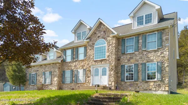 $795,000 | 137 Old Kettle Court, Stroudsburg, PA 18360