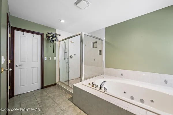 $795,000 | 137 Old Kettle Court, Stroudsburg, PA 18360