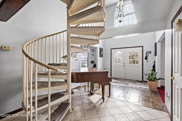 $795,000 | 137 Old Kettle Court, Stroudsburg, PA 18360