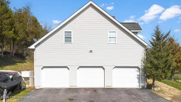 $795,000 | 137 Old Kettle Court, Stroudsburg, PA 18360