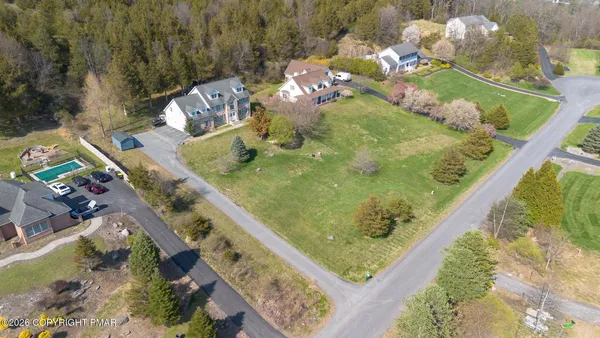 $795,000 | 137 Old Kettle Court, Stroudsburg, PA 18360