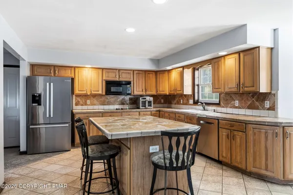 $795,000 | 137 Old Kettle Court, Stroudsburg, PA 18360