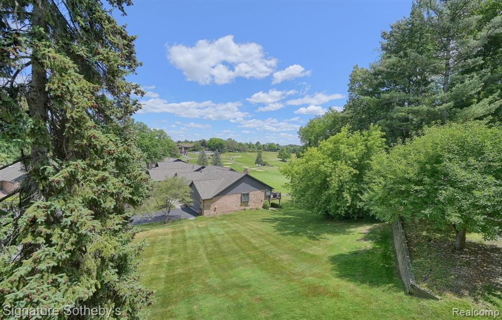 1875 Pine Ridge Lane Bloomfield Hills, MI 48302 - Photo 37 of 40