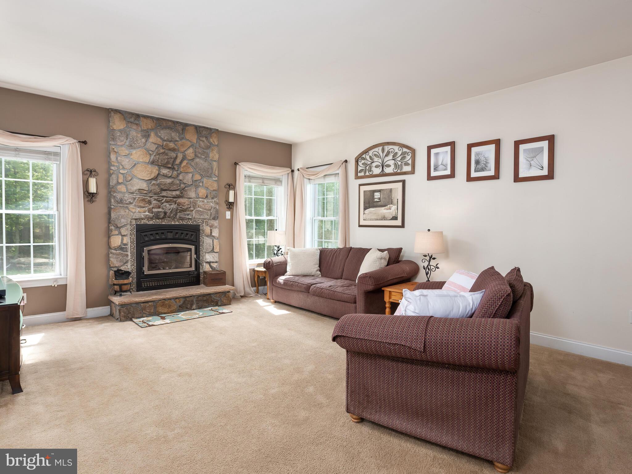 203 Overlook Road Morgantown, PA 19543 - Photo 3 of 23 Gallery Image 3