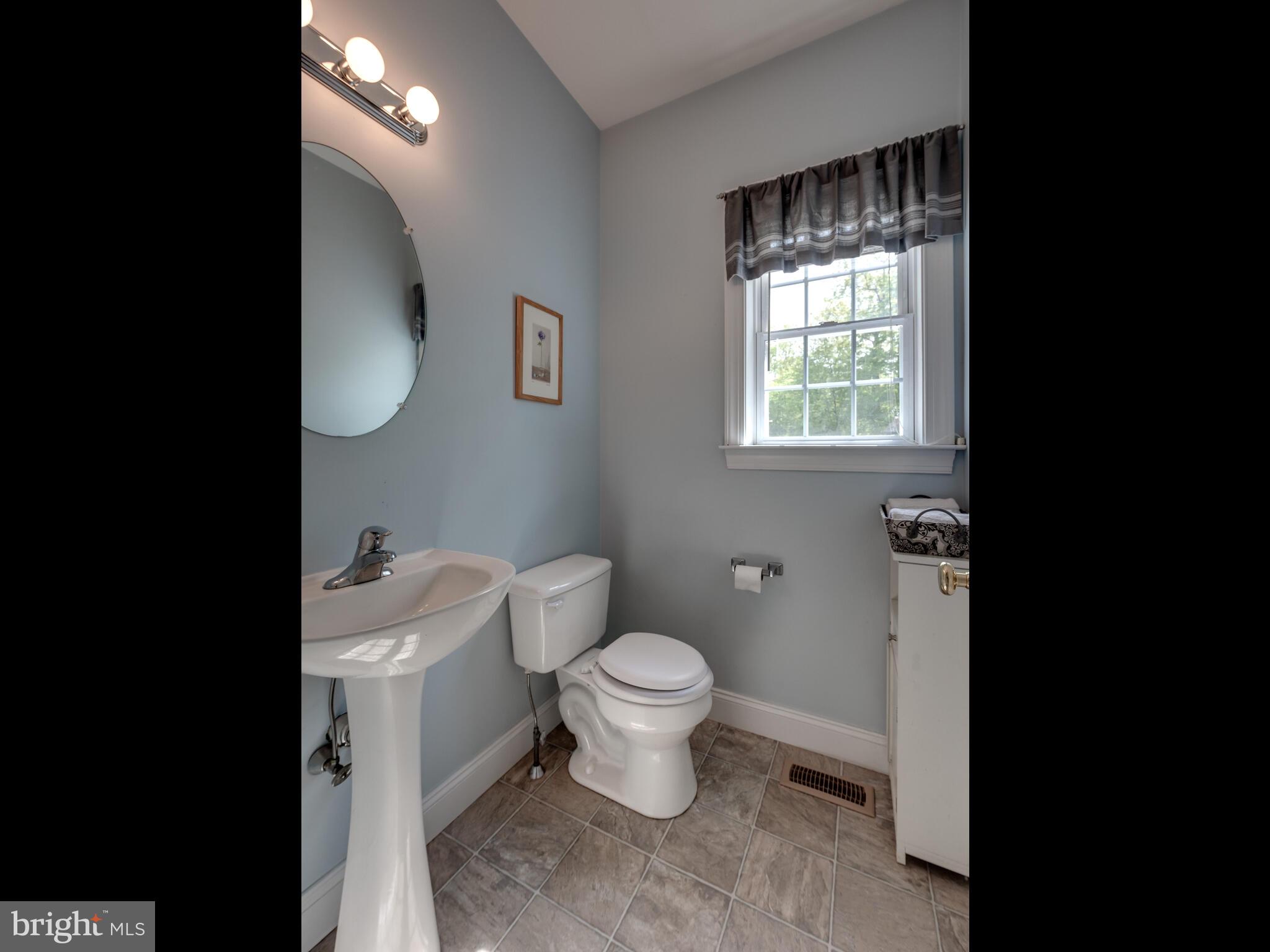 203 Overlook Road Morgantown, PA 19543 - Photo 10 of 23 Gallery Image 10