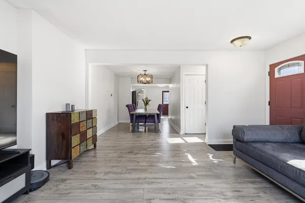 $424,900 | 2101 3rd Street Northeast, Minneapolis, MN 55418