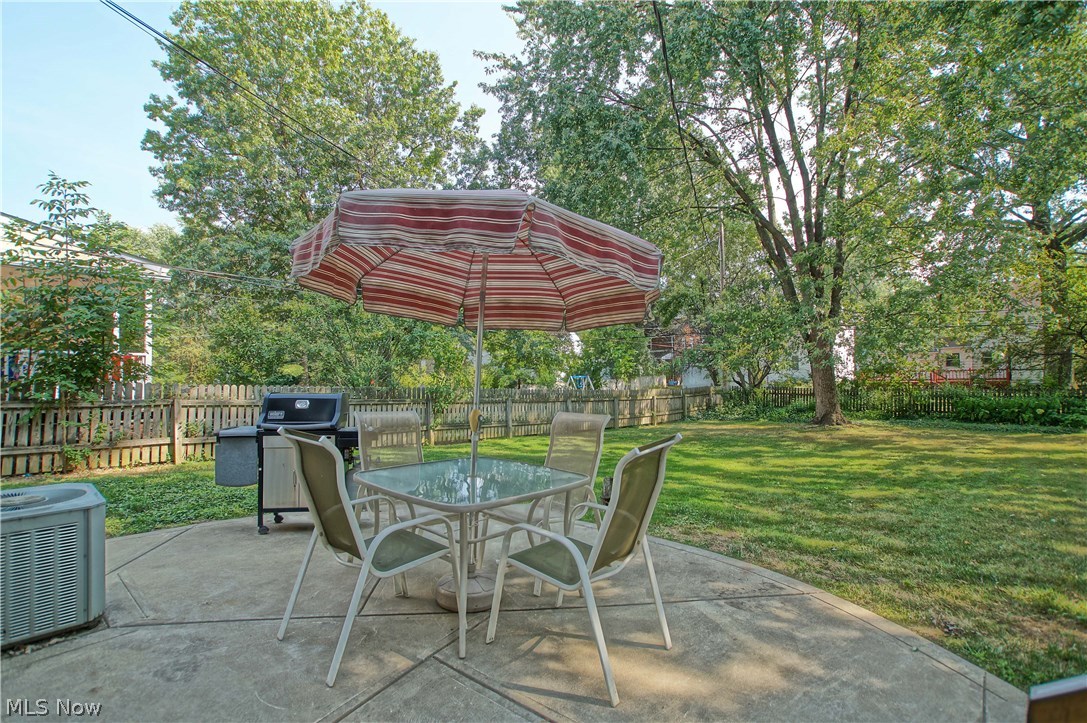 4932 Westbourne Road Cleveland, OH 44124 - Photo 15 of 16