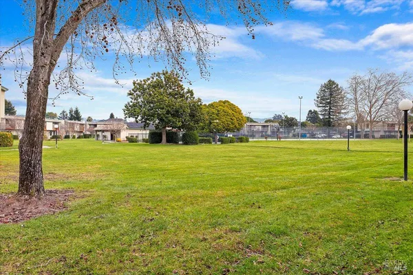$389,000 | 1003 Golf Course Drive, Rohnert Park, CA 94928