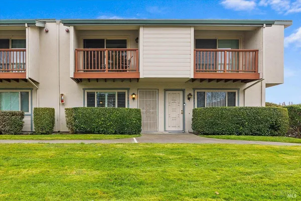 $389,000 | 1003 Golf Course Drive, Rohnert Park, CA 94928