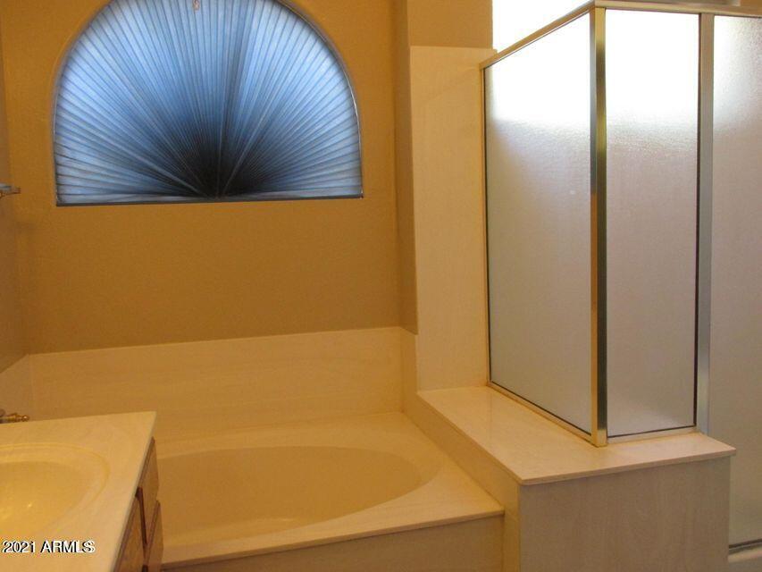 4790 West Tulsa Street Chandler, AZ 85226 - Photo 27 of 30 a bathroom with a bathtub