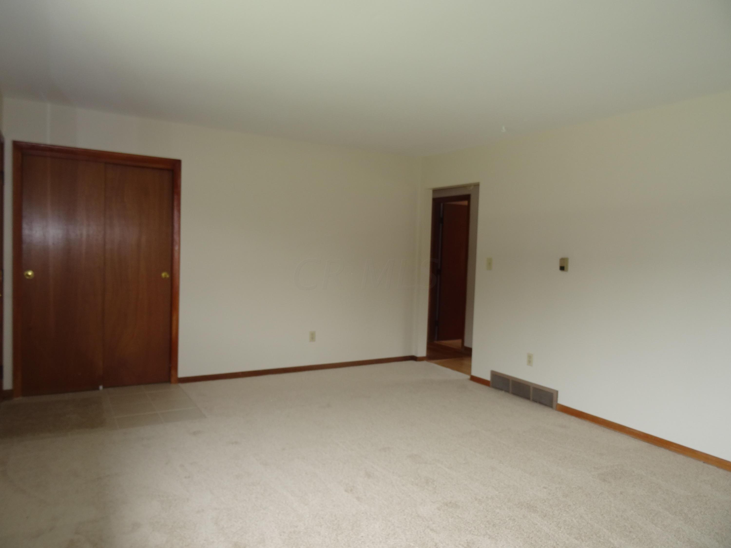 4979 Godown Road Columbus, OH 43220 - Photo 3 of 14