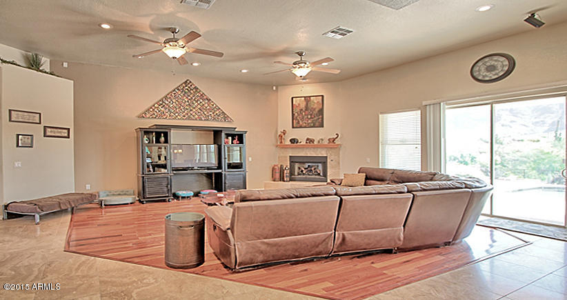 933 North Roadrunner Road Apache Junction, AZ 85119 - Photo 18 of 60 family room 1