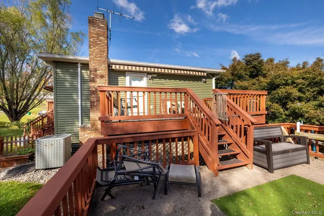 $649,999 | 1 Four Winds Drive, Poughkeepsie, NY 12603