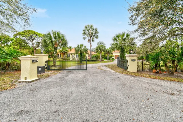 $3,300,000 | 18940 Southeast Castle Road, Jupiter, FL 33458