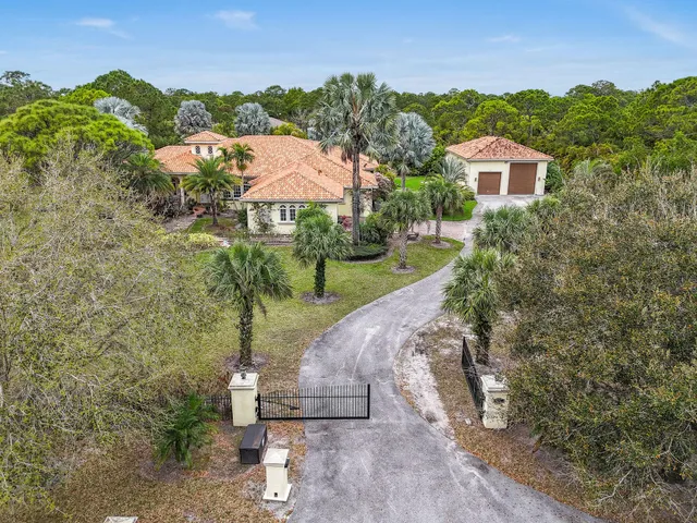$3,300,000 | 18940 Southeast Castle Road, Jupiter, FL 33458