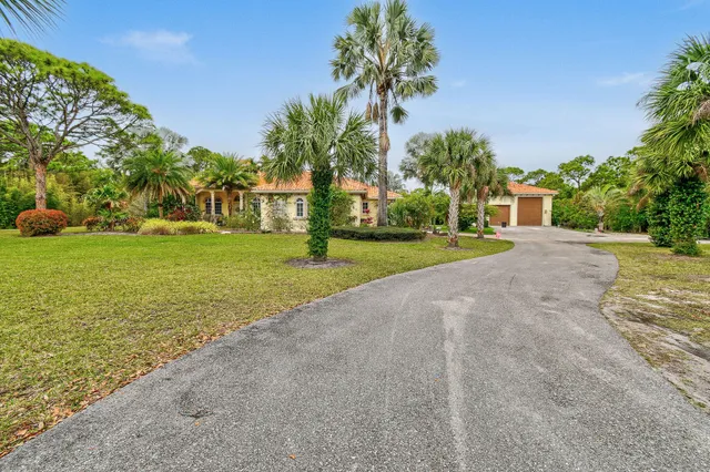 $3,300,000 | 18940 Southeast Castle Road, Jupiter, FL 33458