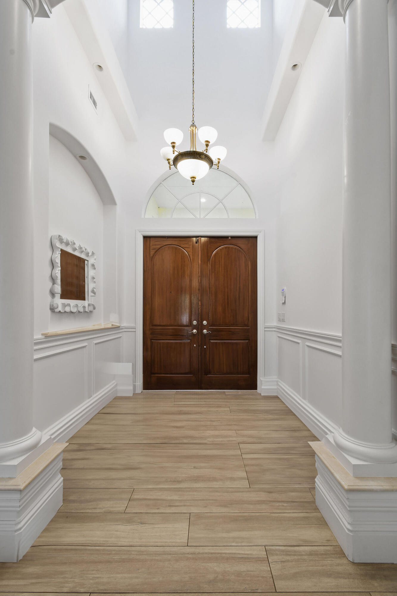 18940 Southeast Castle Road Jupiter, FL 33458 - Photo 5 of 25 Foyer