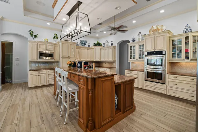 $3,300,000 | 18940 Southeast Castle Road, Jupiter, FL 33458