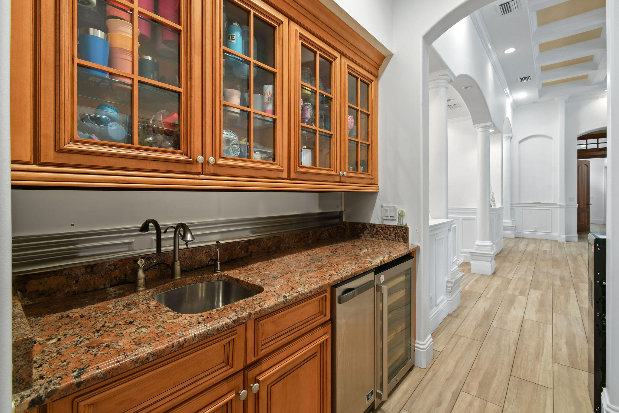 18940 Southeast Castle Road Jupiter, FL 33458 - Photo 9 of 25 Butler Pantry