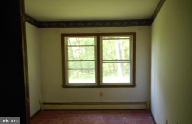 7825 Chestnut Grove Road Frederick, MD 21701 - Photo 3 of 11 Interior (General)