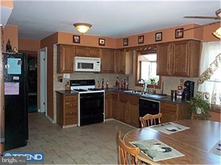 141 Hempstead Road Hamilton, NJ 08610 - Photo 3 of 10 Kitchen