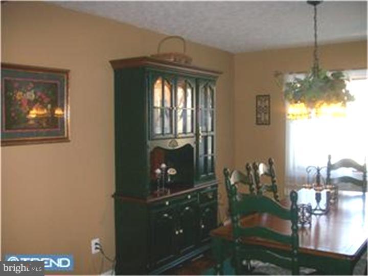 141 Hempstead Road Hamilton, NJ 08610 - Photo 4 of 10 Dining Room