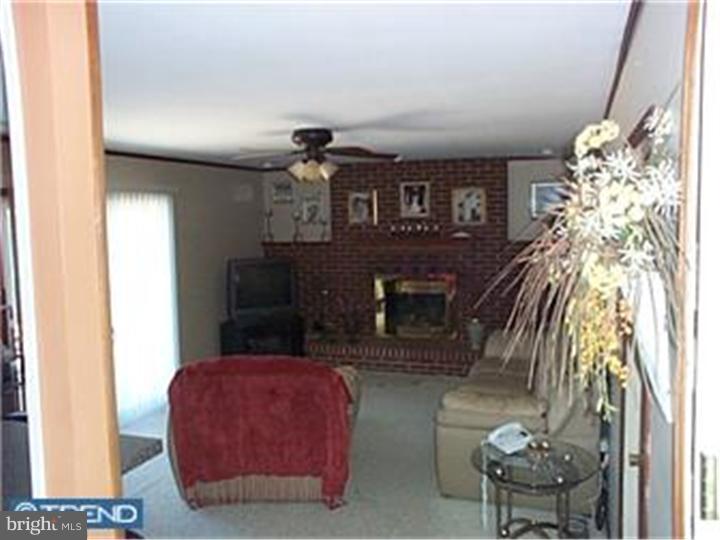 141 Hempstead Road Hamilton, NJ 08610 - Photo 6 of 10 Family Room