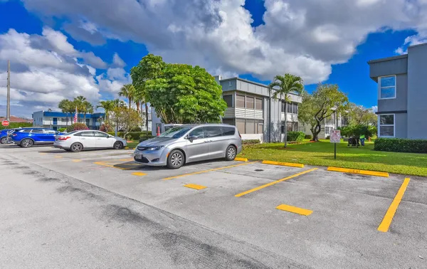 $1,900 | 864 Normandy Trail, Unit 864, Delray Beach, FL 33484