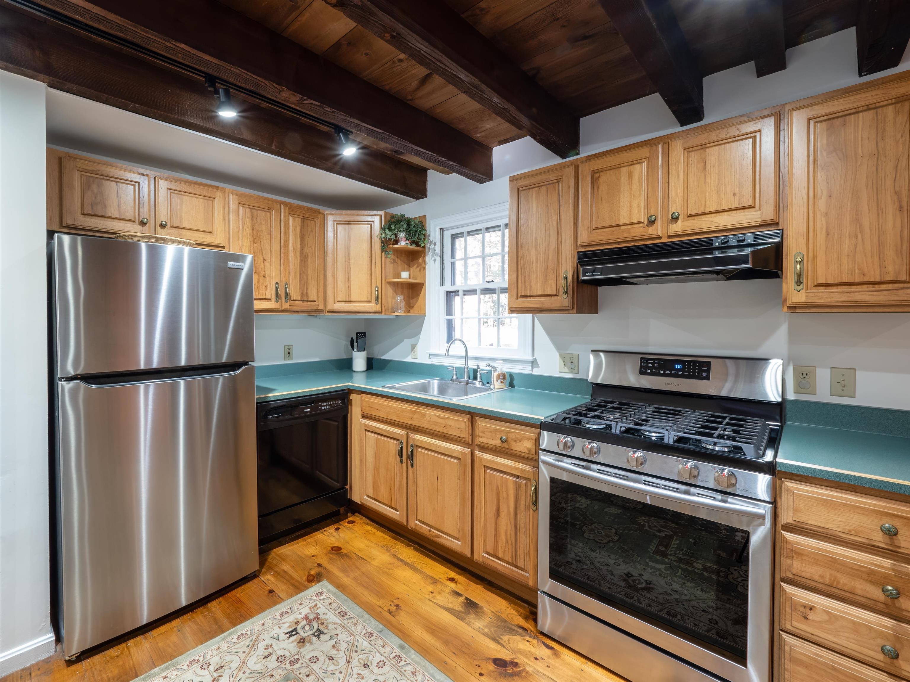 70 Lyman Batcheller Road Hartford, VT 05059 - Photo 8 of 35 Gallery Image 8