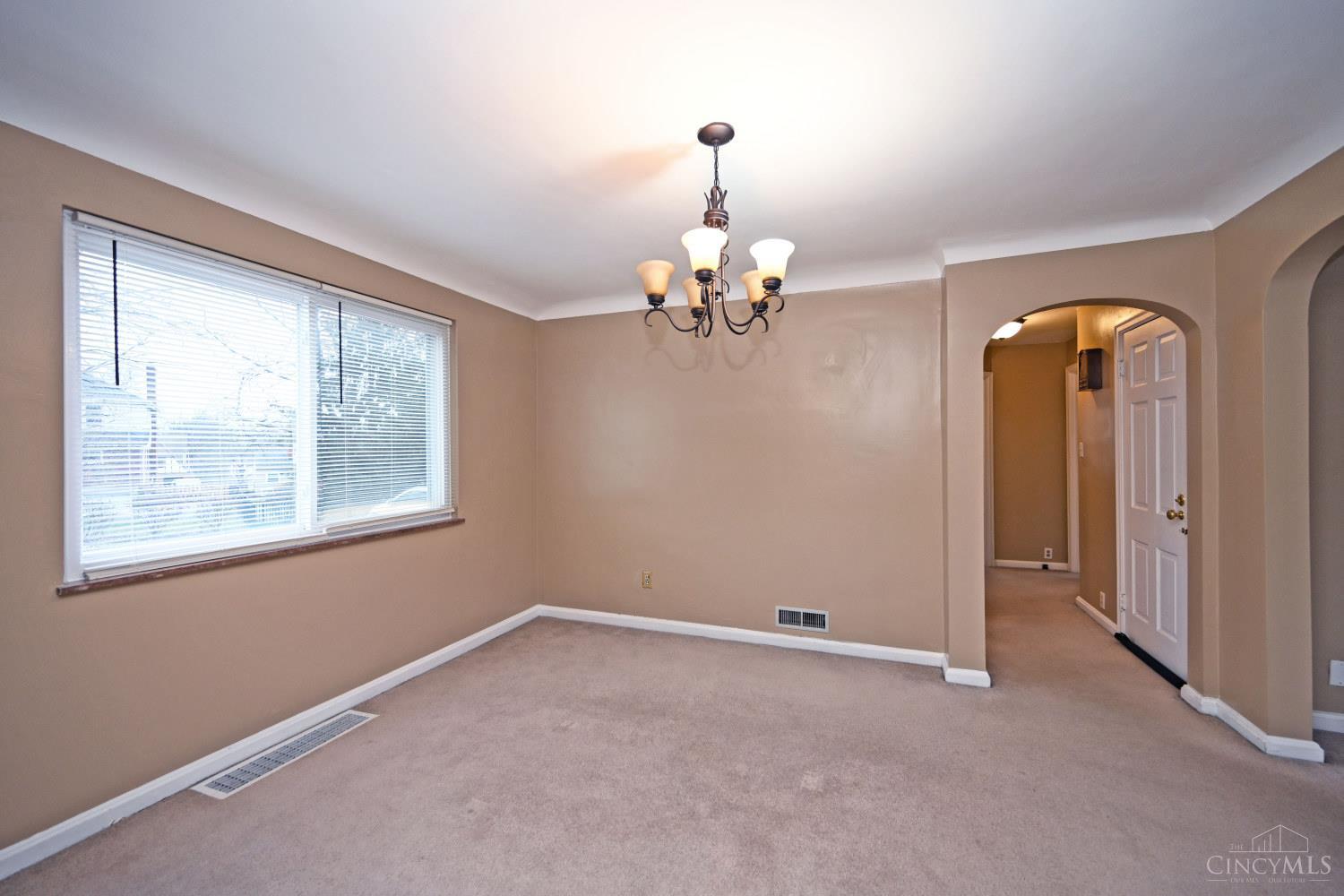 7552 Montgomery Road, Unit 1 Cincinnati, OH 45236 - Photo 9 of 28