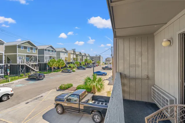 $184,900 | 120 North Dogwood Drive, Unit 112, Murrells Inlet, SC 29576