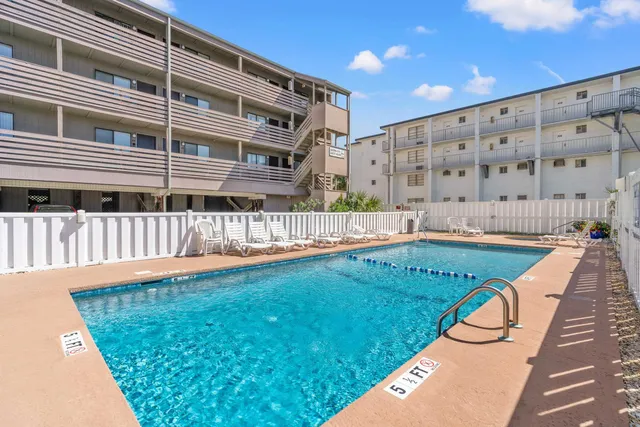 $184,900 | 120 North Dogwood Drive, Unit 112, Murrells Inlet, SC 29576