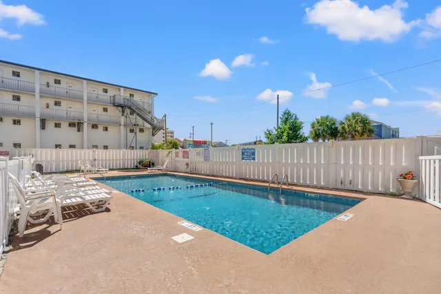 $184,900 | 120 North Dogwood Drive, Unit 112, Murrells Inlet, SC 29576