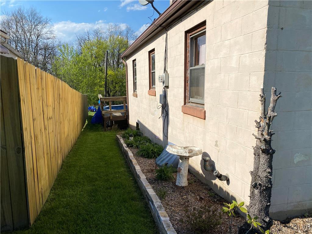 3665 Eberhart Road Whitehall, PA 18052 - Photo 4 of 20 Gallery Image 4