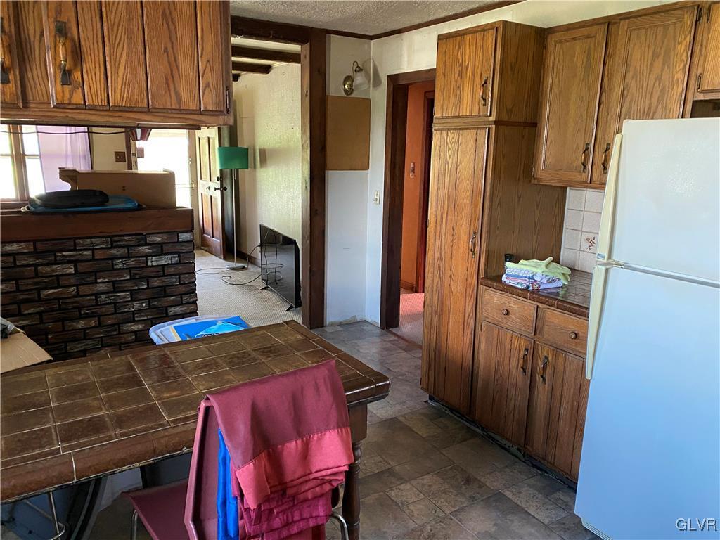 3665 Eberhart Road Whitehall, PA 18052 - Photo 8 of 20 Gallery Image 8