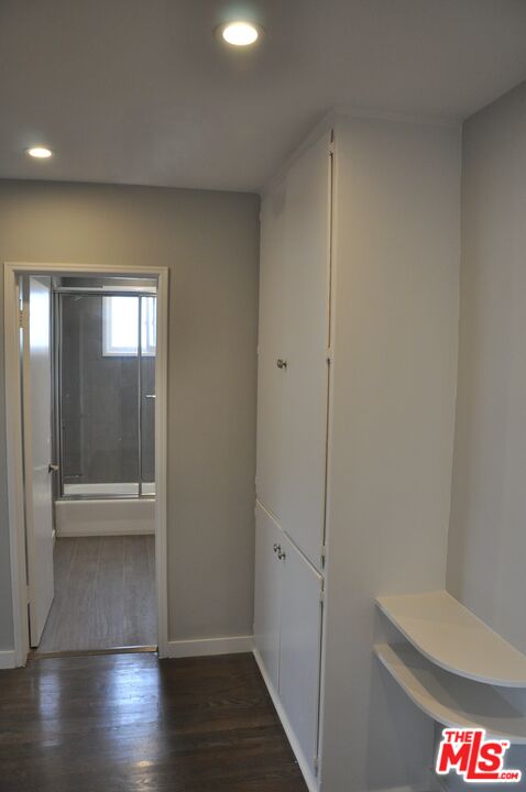 348 South Elm Drive, Unit 6 Beverly Hills, CA 90212 - Photo 9 of 17 a view of empty room