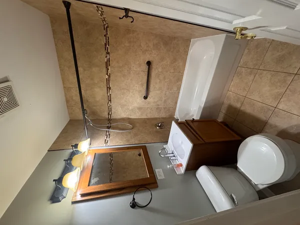 $2,650 | 202 East Streamwood Boulevard, Streamwood, IL 60107